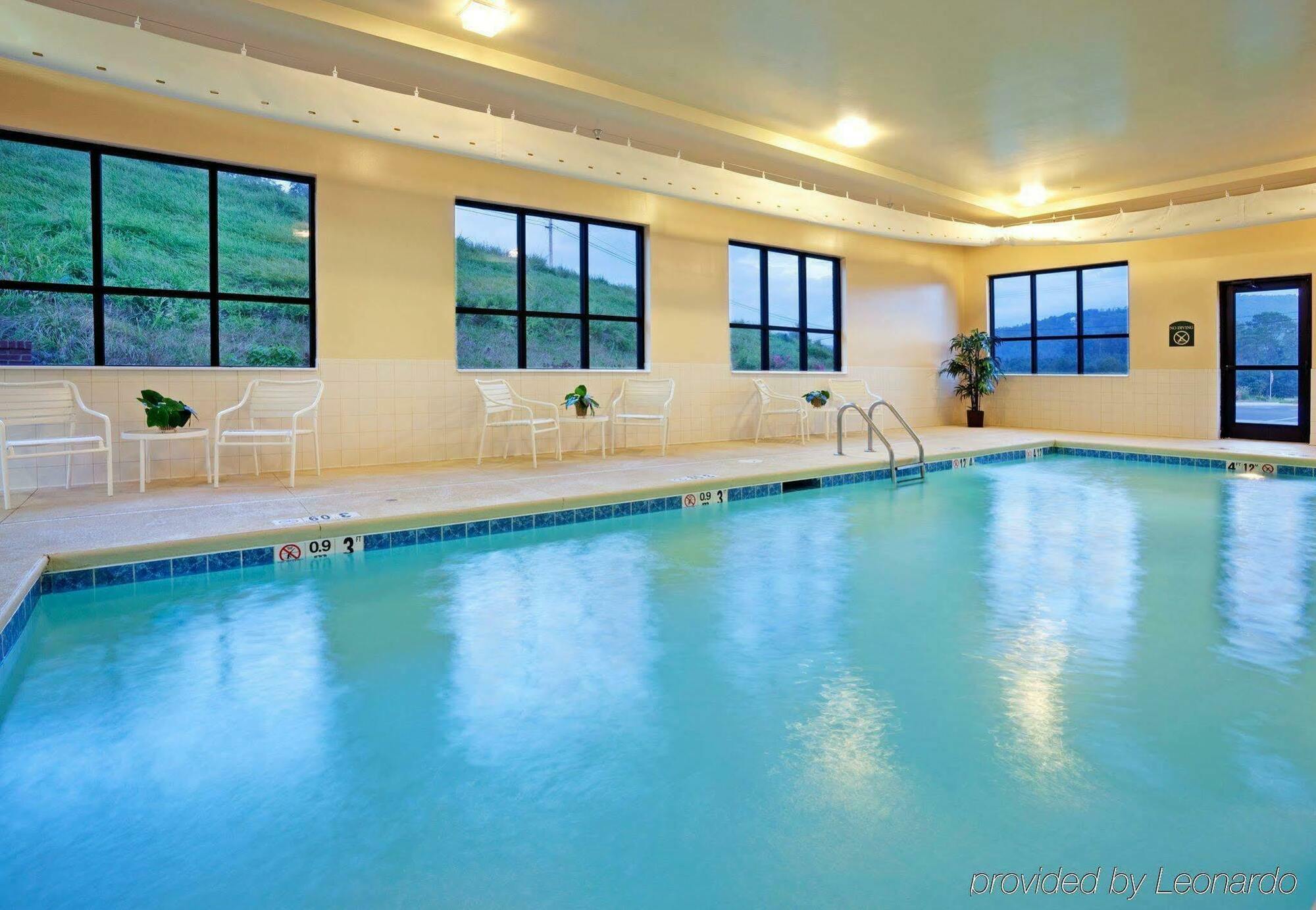Express By Ihg Hotel Dayton