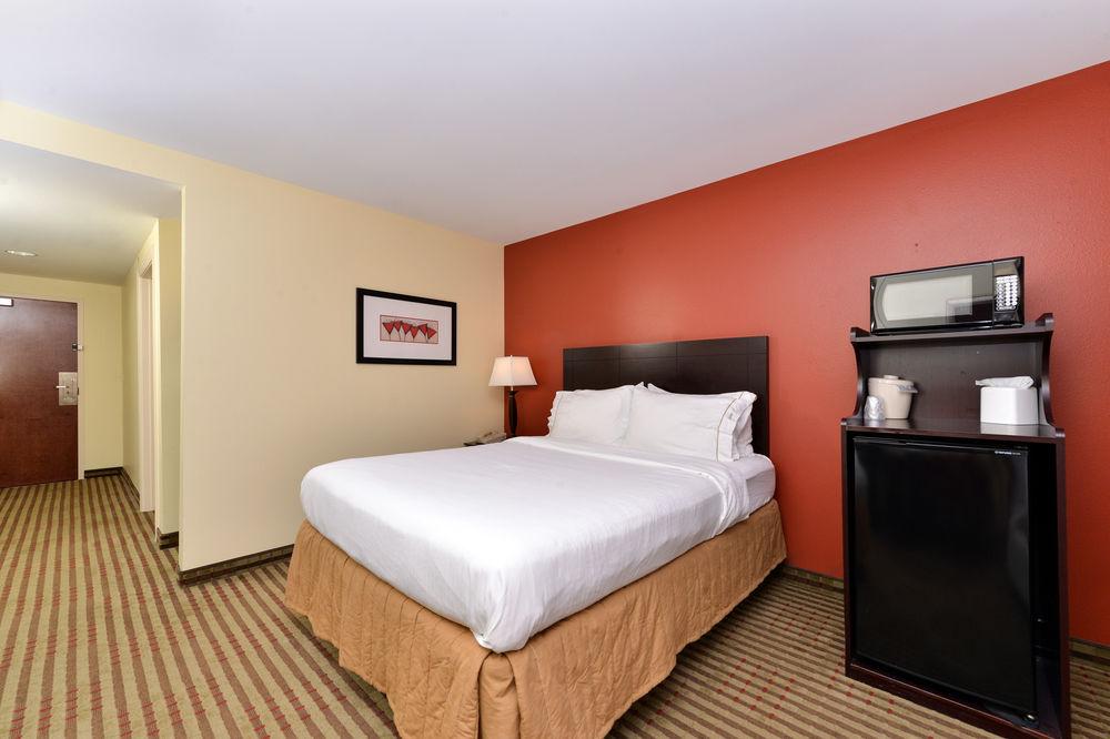 Express By Ihg Hotel