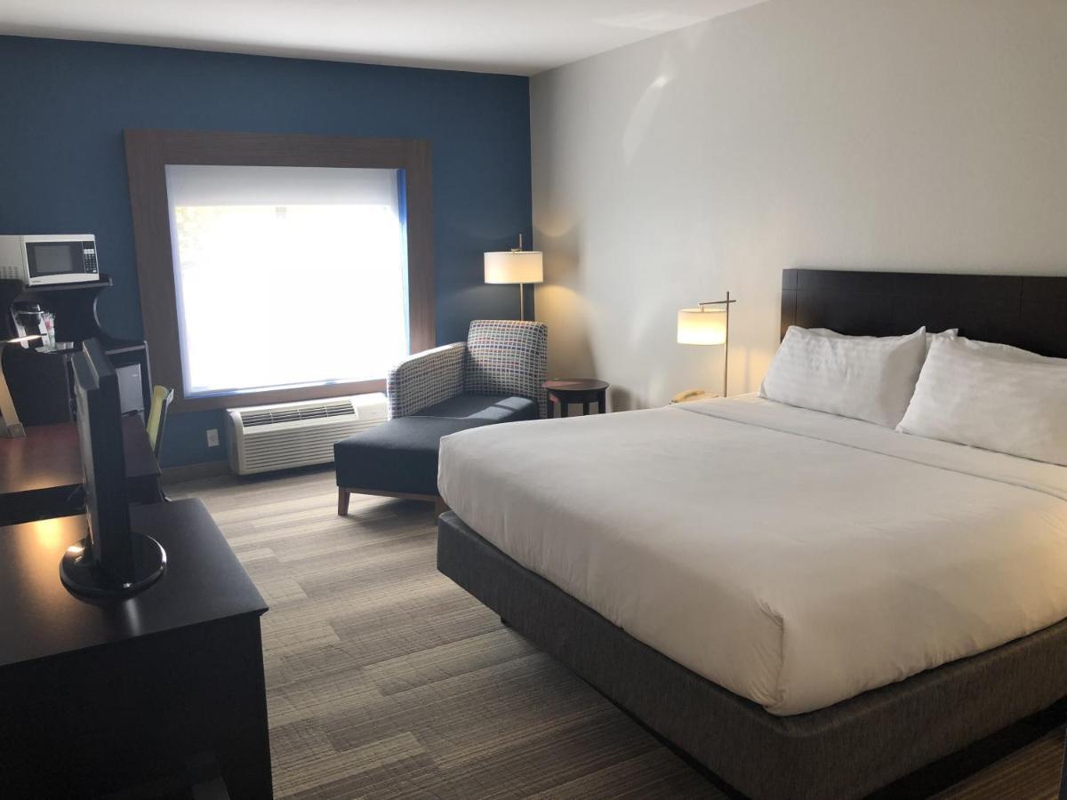 Express By Ihg Hotel 2*